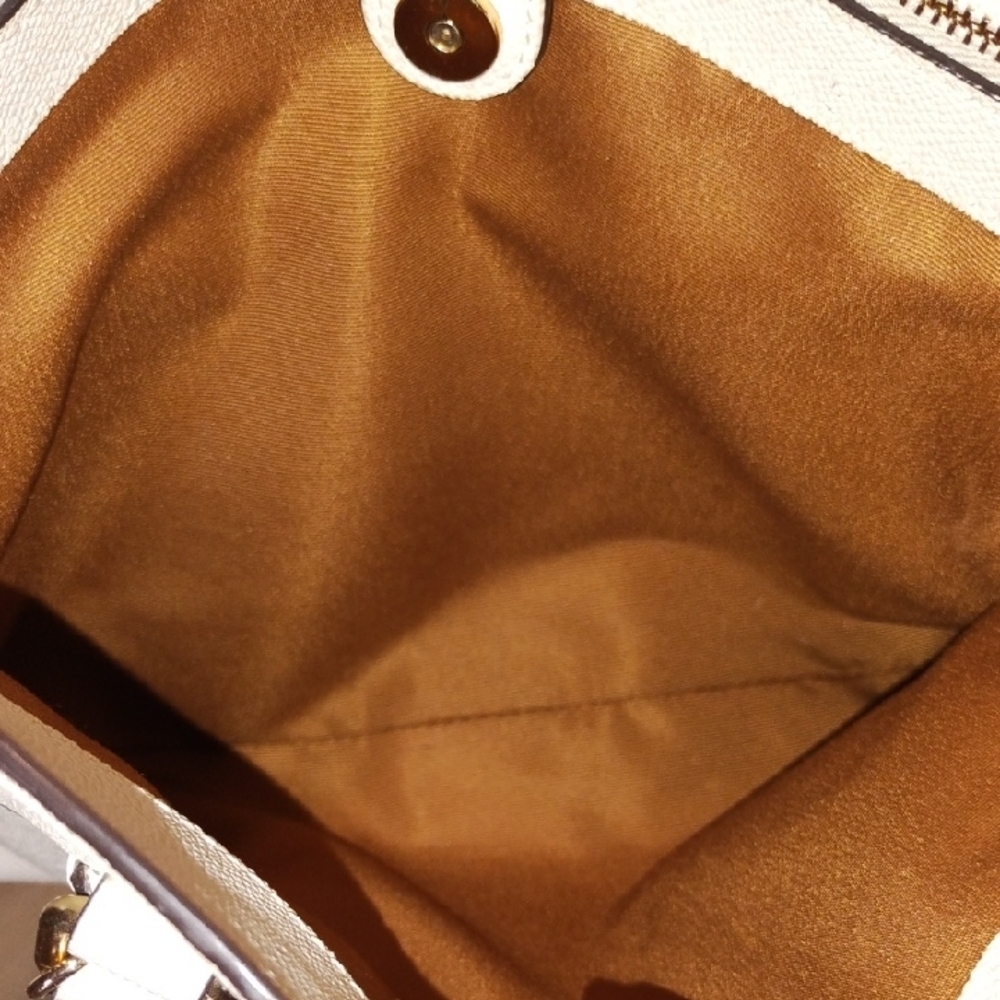 Coach #F72834 Crossgrain Leather Flower Motif Crossbody Satchel Bag - Picture 10 of 16